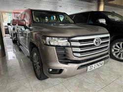 تۆیۆتا لاند کروزەر